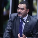 Governador do Tocantins é afastado após investigação de fraudes em cestas básicas