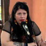 Dolores apresenta suas obras no programa Conversa com o Autor