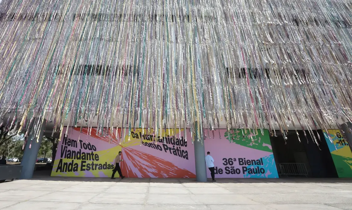 Bienal celebra humanidade e abre em São Paulo com 125 artistas