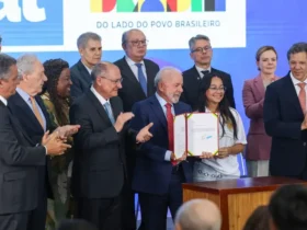 Lula sanciona lei que protege crianças nas redes digitais