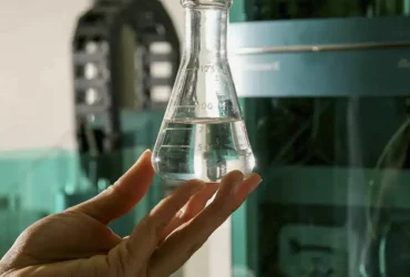 Intoxicação por metanol apresenta sinais distintos do consumo de álcool