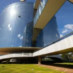 PGR denuncia Eduardo Bolsonaro e blogueiro por coação no STF