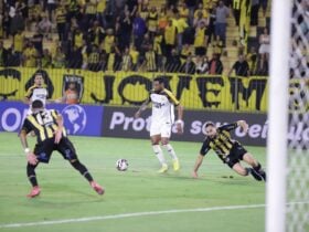 Vila Nova x Criciúma: onde assistir ao vivo, escalações e tudo sobre o duelo pela Série B. Imagem: Celso da Luz/CEC