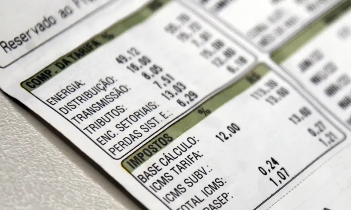 Aneel confirma bandeira vermelha 1 na conta de luz em outubro