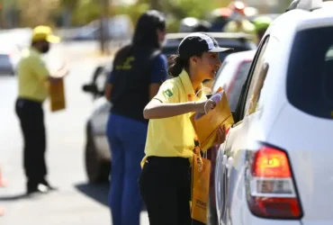 Transporte: segurança de crianças aumenta ao viajar no meio do banco traseiro