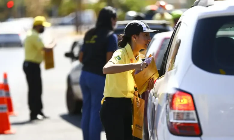 Transporte: segurança de crianças aumenta ao viajar no meio do banco traseiro