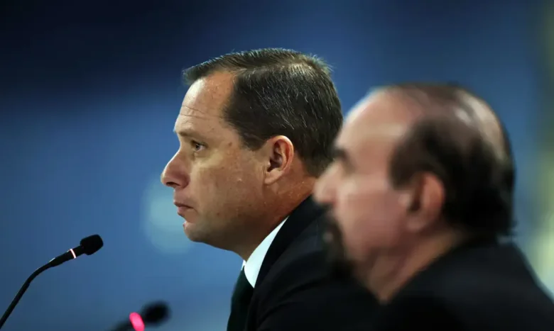 Mauro Cid solicita ao STF extinção da pena e devolução de passaporte