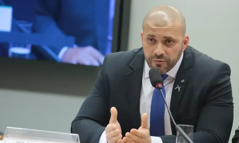 Moraes solicita imagens para investigar visitas irregulares a Daniel Silveira