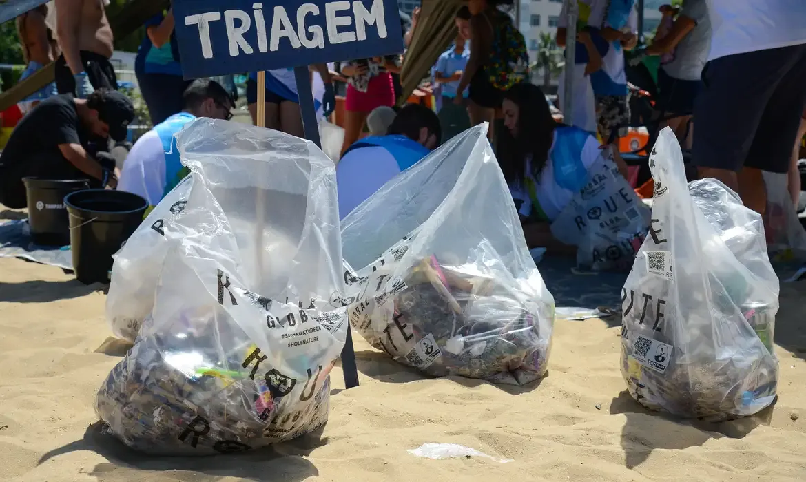 Mutirões reforçam a importância do Dia Mundial da Limpeza no Brasil