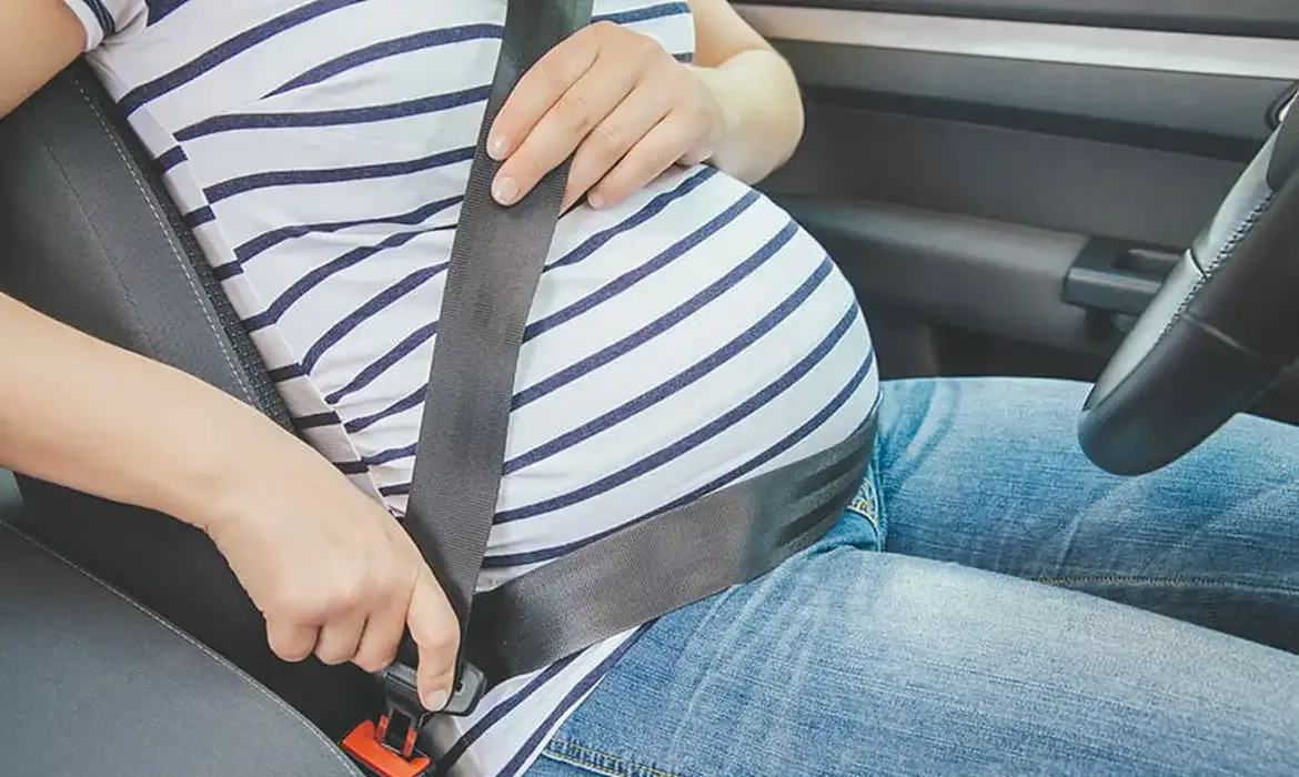 Cuidados essenciais no volante durante gestação e puerpério