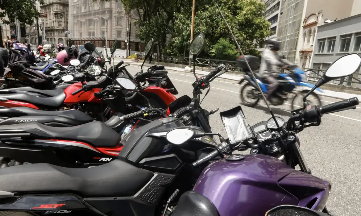 STF suspende lei que veta mototáxis em São Paulo