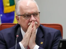 Fachin é alvo de agressão em universidade de Curitiba