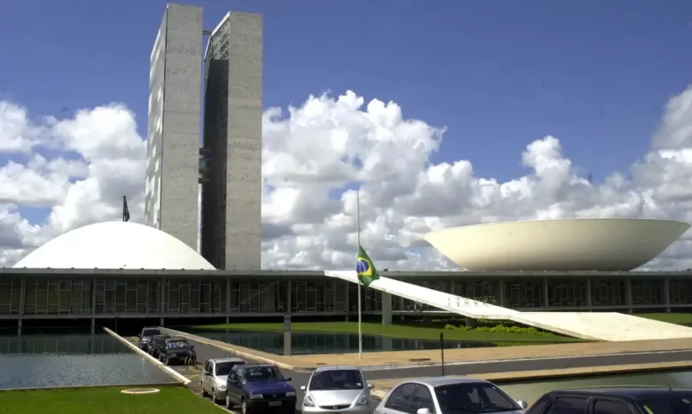 Câmara aprova urgência para projetos de segurança