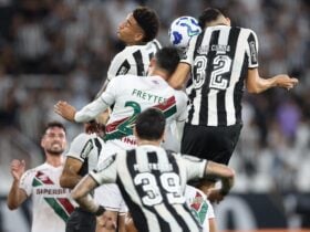 Fluminense x Botafogo: Onde assistir ao Clássico Vovô no Brasileirão 2025. Imagem: Vitor Silva/BFR