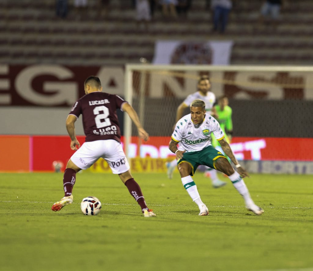 Lance do jogo entre Ferroviária x Cuiabá. Imagem: AssCom Dourado Lance do jogo entre Ferroviária x Cuiabá. Imagem: AssCom Dourado
