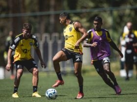 Atlético-MG x Santos: onde assistir, escalações e detalhes do jogo do Brasileirão 2025. Imagem: Pedro Souza/Atlético