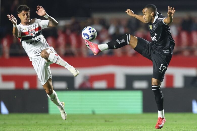 Botafogo x Mirassol: onde assistir, escalações e tudo sobre o duelo inédito no Brasileirão 2025. Imagem: Vitor Silva/BFR