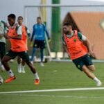 Cuiabá x Chapecoense: onde assistir, escalações e tudo sobre o duelo pelo G-4 da Série B. Imagem: AssCom Dourado