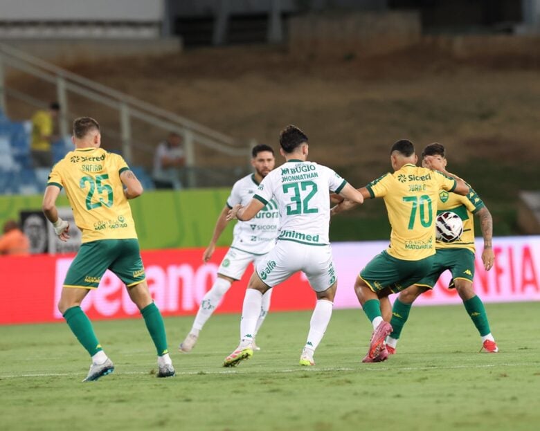 Cuiabá x Paysandu: onde assistir, escalações e tudo sobre o duelo decisivo pela Série B. Imagem: AssCom Dourado