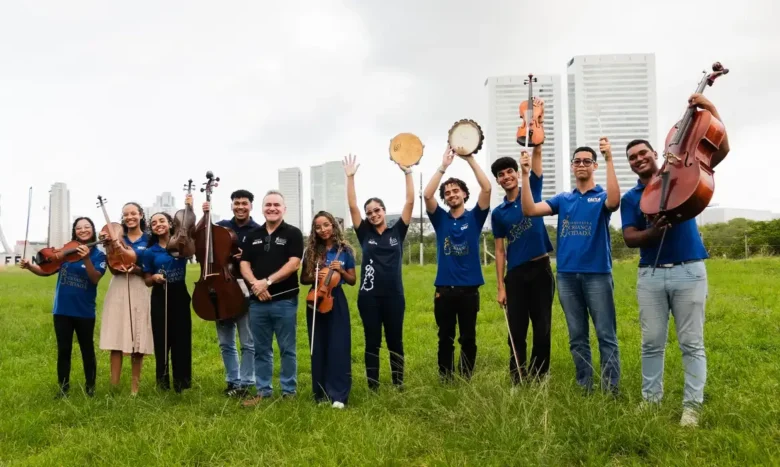 Música transforma jovens do Coque em artistas que vão tocar para o Papa