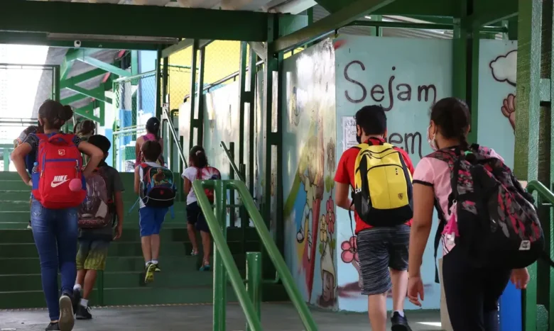 Rede de esgoto ainda não chega a metade das escolas públicas no Brasil