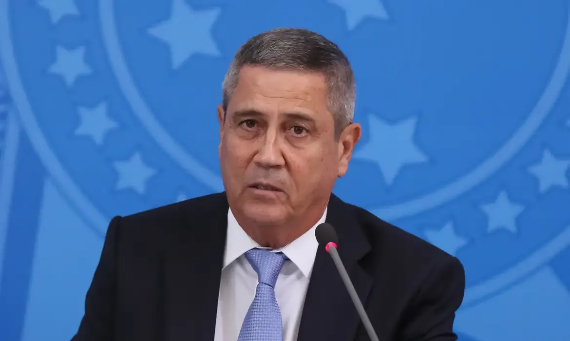 Perda de patente militar pode atingir envolvidos em golpe de Estado