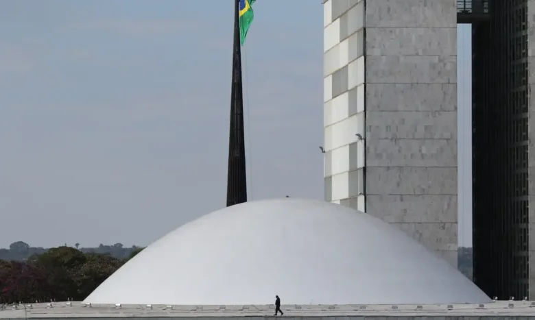 Senado avalia regulamentação do comitê gestor do novo imposto IBS
