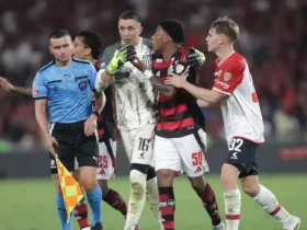 Conmebol anula cartão e libera Plata para jogar pelo Flamengo
