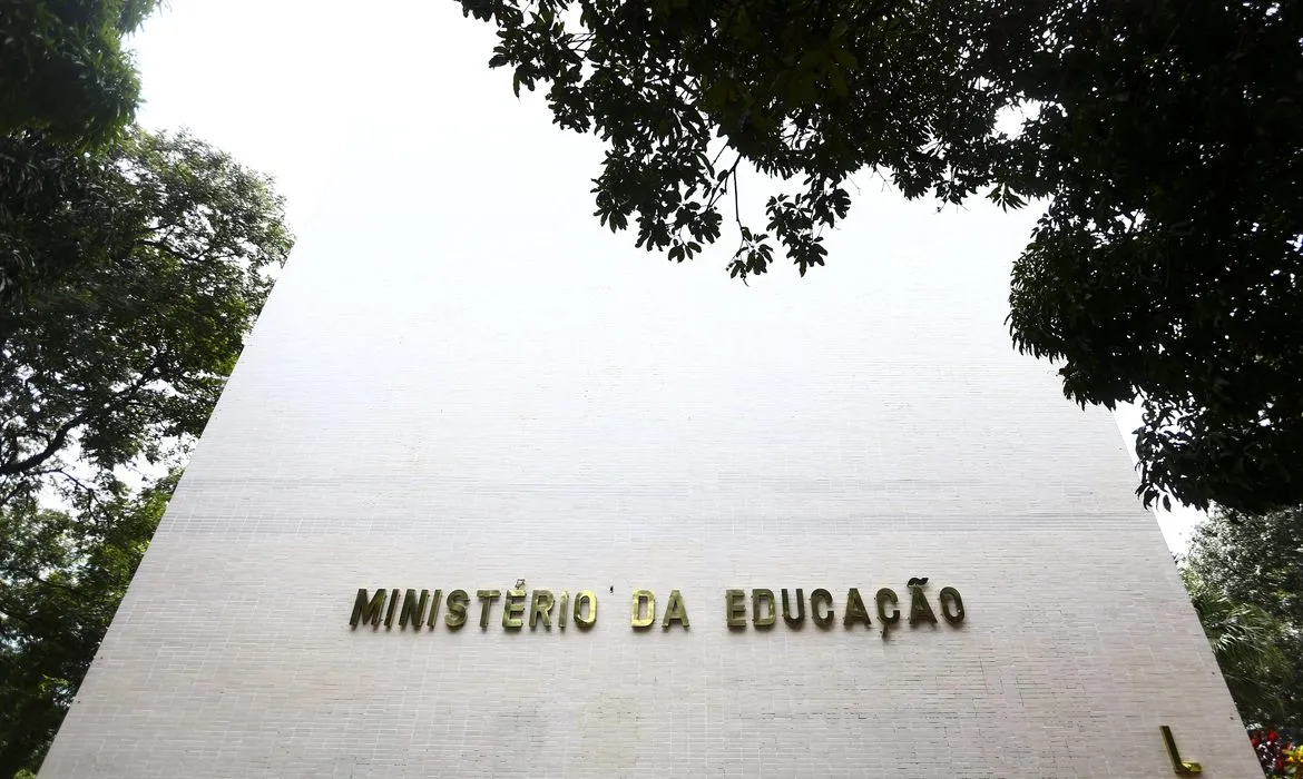 Mec autoriza 456 cursos superiores semipresenciais em todo o país