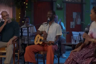 Samba celebra tradição no programa Samba na Gamboa com Poeira Pura