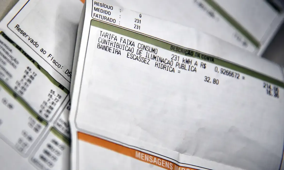 Tarifa social garante isenção da conta de luz para famílias de baixa renda