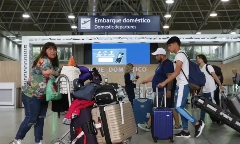 Galeão deve alcançar 30 milhões de passageiros em três anos, afirma ministro