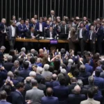 Motim leva corregedor da Câmara a pedir suspensão de deputados