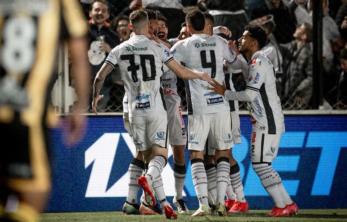 Athletico x Operário: onde assistir, escalações e tudo sobre o duelo decisivo da Série B. Imagem: @andreoito • OFEC