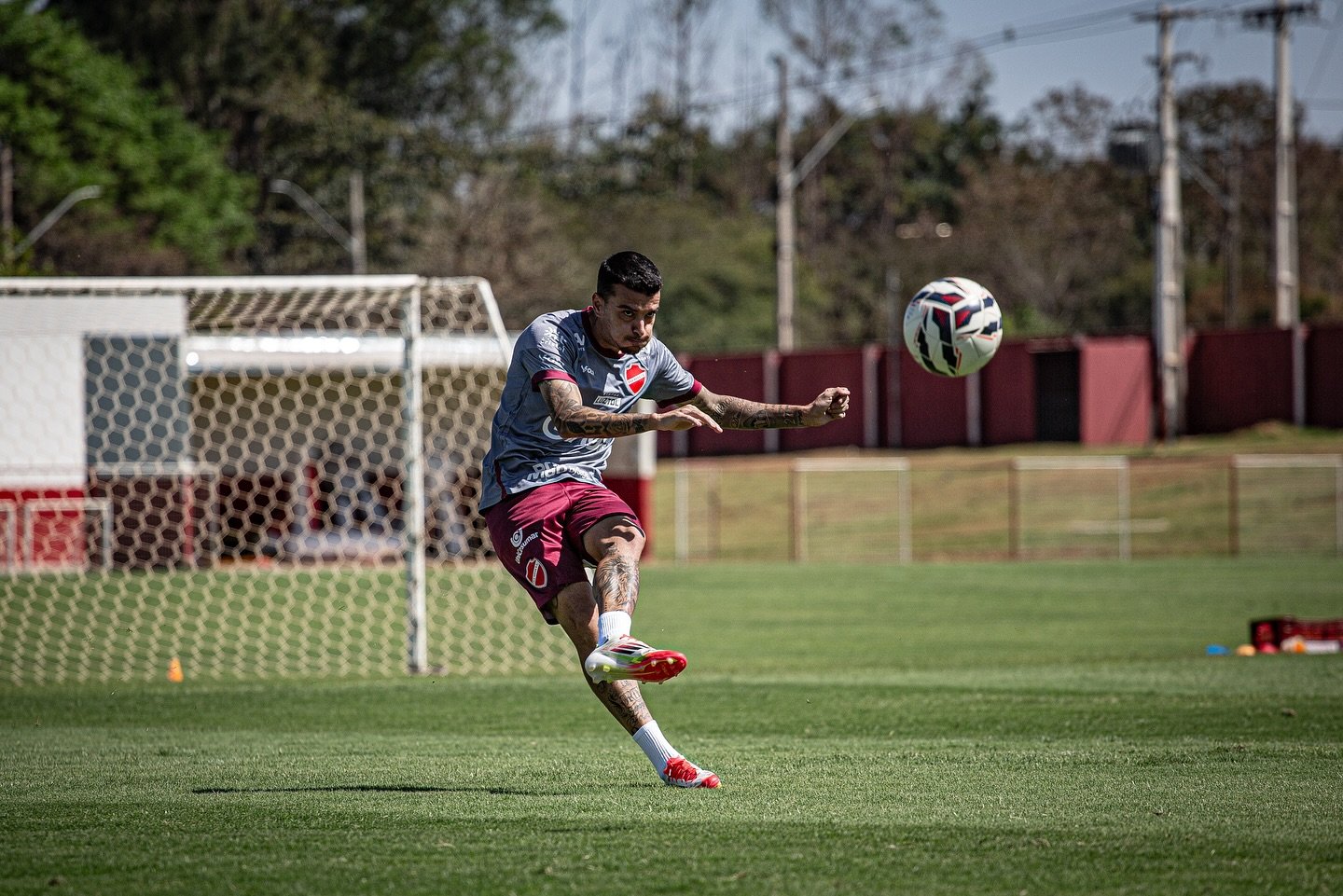 Vila Nova x Athletic Club: Onde assistir ao vivo, escalações e detalhes da Série B. Imagem: @betocorreaphoto