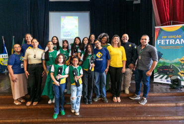 Alunos de Cuiaba sao premiados em pecas de teatro destinada a conscientizacao no transito
