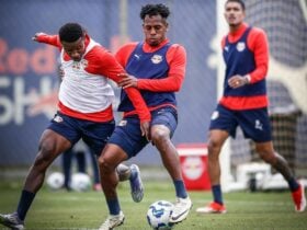 Red Bull Bragantino x Santos: Onde assistir, escalações e tudo sobre o jogo do Brasileirão 2025. Imagem: Ari Ferreira RedBullBragantino