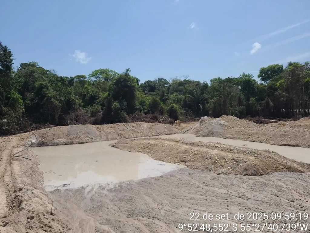 Batalhão Ambiental apreende madeira e equipamentos de garimpo ilegal em Mato Grosso