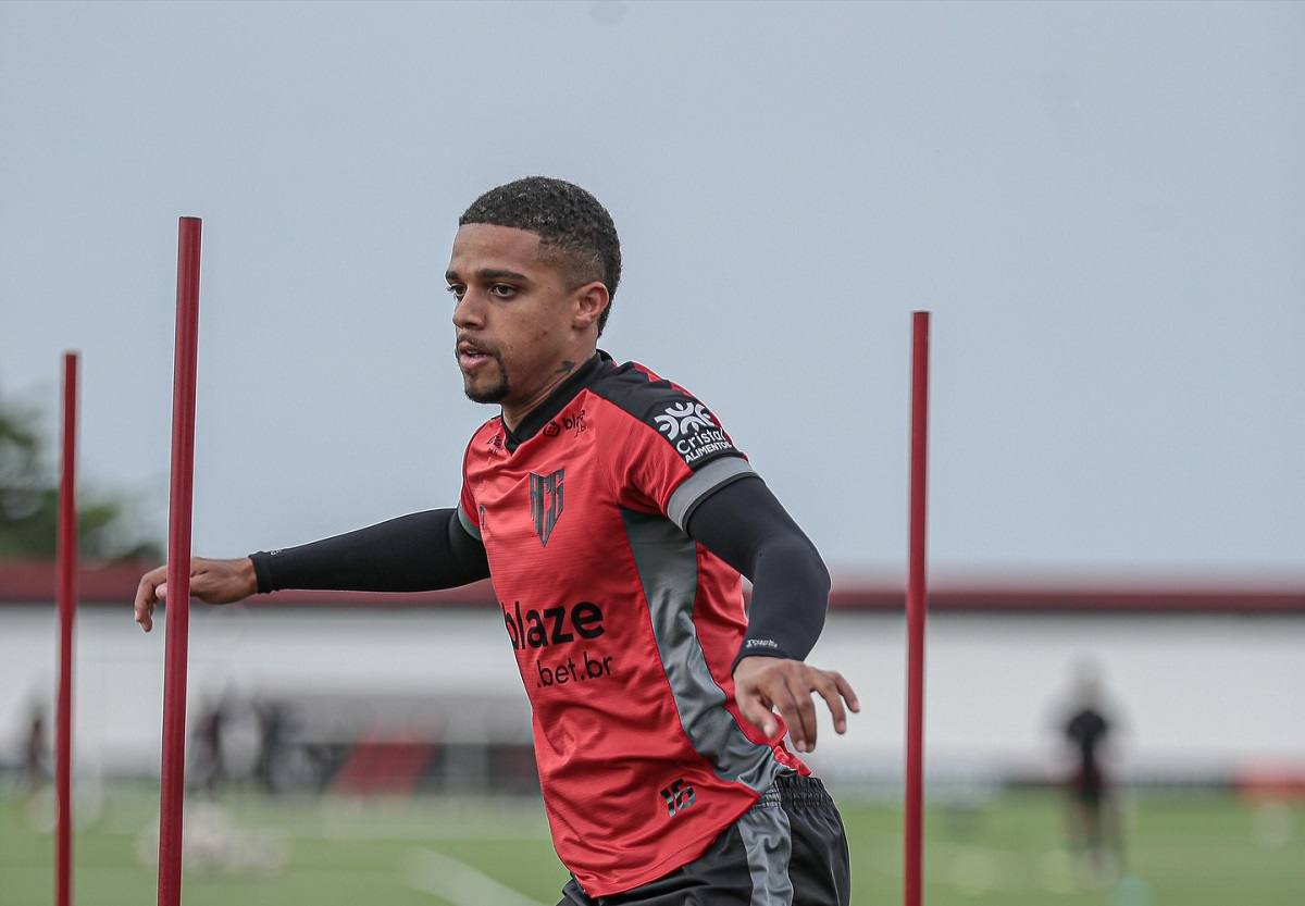Atlético-GO x América-MG: Onde assistir ao vivo, escalações e tudo sobre o duelo da Série B. Imagem: Bruno Corsino/Atlético GO