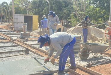 Construcao de calcadas avanca em principais avenidas em Barra do Garcas