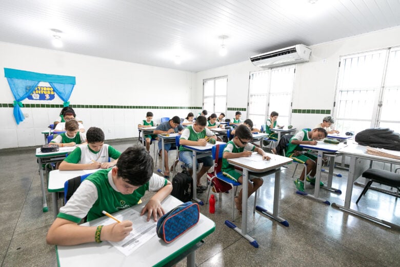 Cuiaba conclui avaliacao de Portugues e Matematica a 28 mil alunos