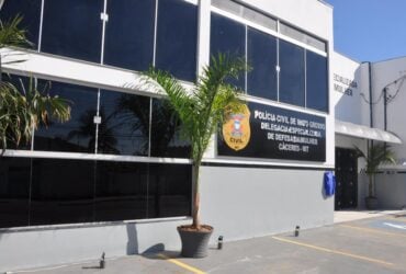 Mãe é presa em Cáceres (MT) por jogar água quente no filho de 10 anos