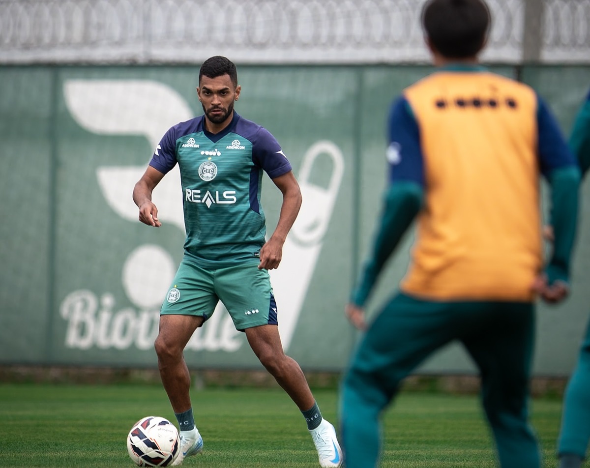 Coritiba x Goiás: onde assistir ao vivo e prováveis escalações pela Série B. Imagem: Gabriel Thá Coritiba