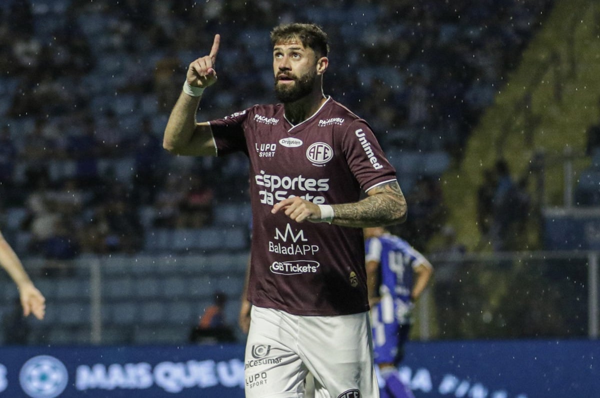 Botafogo-SP x Ferroviária: onde assistir, escalações e tudo sobre o clássico da Série B. Imagem: Luis Miguel Ferreira Ferroviária SAF