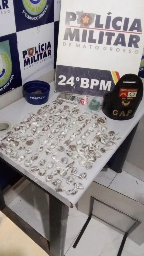 Polícia apreende 123 porções de drogas em residência de Cuiabá