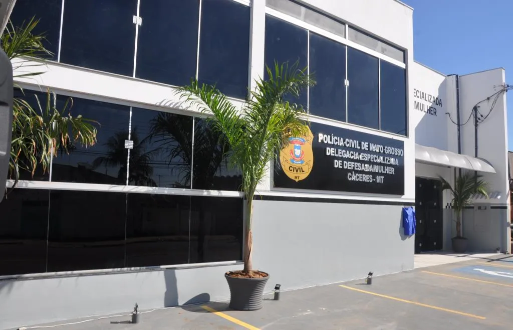 Polícia prende homem armado após ameaçar ex-companheira em Cáceres