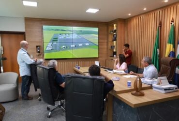 Prefeitura de Sorriso firma convenio com a Univag e garante ate 50 de desconto em cursos para servidores e familiares