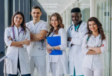 Programa de Bolsa Permanência: auxílio para estudantes de Medicina