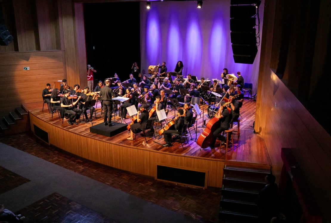 Publico lota Cine Teatro para a estreia do Documentario No Coracao de Cuiaba