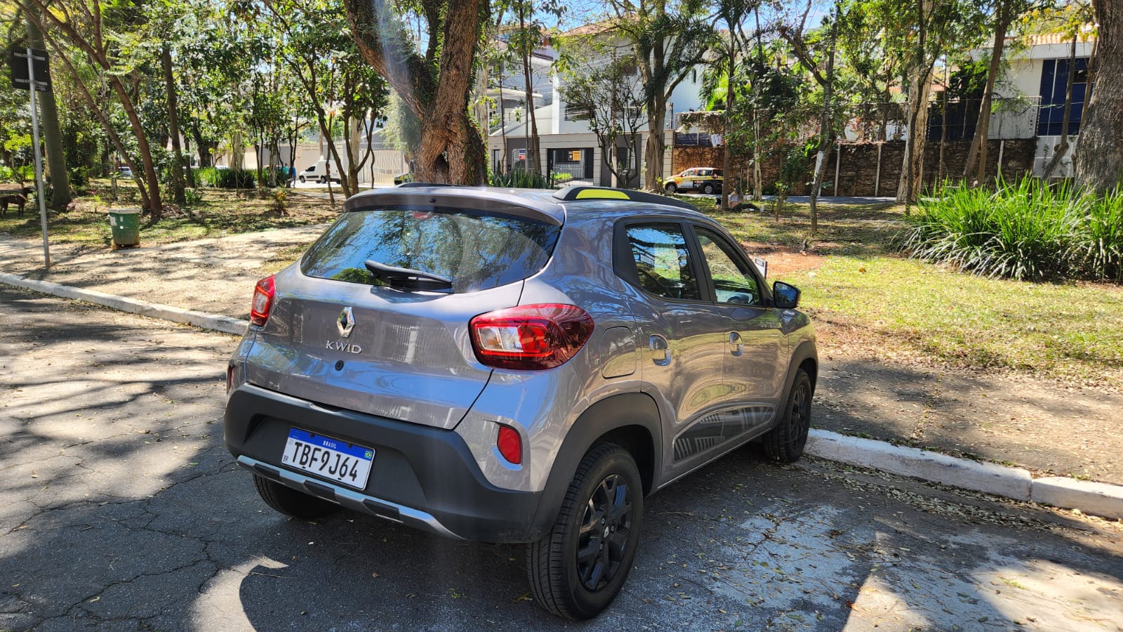 Renault Kwid 2026 revela versatilidade entre cidade e estrada Sergio Dias 24